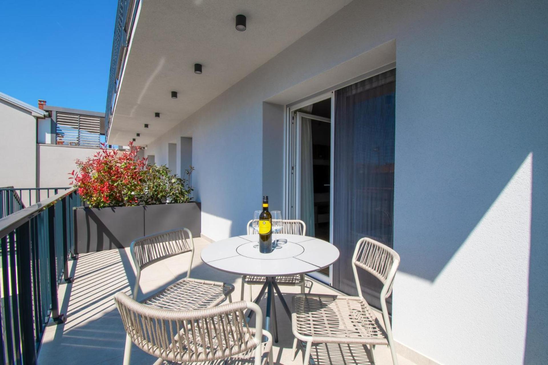 Apartment Life With Free Parking Pula